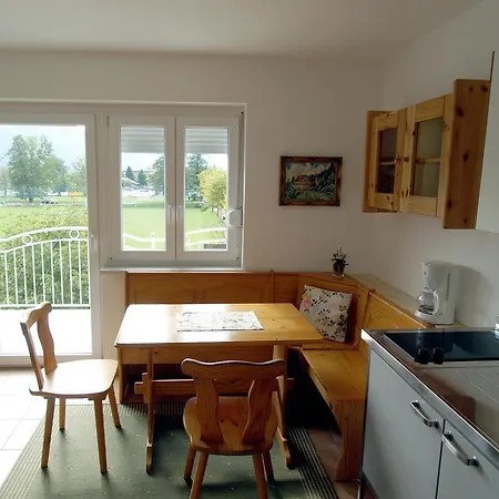 See La Vie - Fur Arbeiter Monteure Und Reisende Auf Zeit Bodensdorf