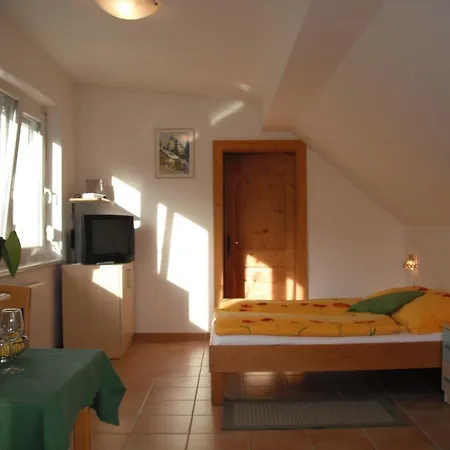 See La Vie - Fur Arbeiter Monteure Und Reisende Auf Zeit Bodensdorf